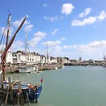 Le Bain Du Papillon By Interhome Pornic