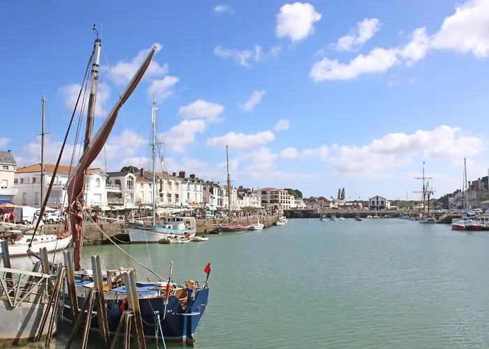 Le Bain Du Papillon By Interhome Pornic